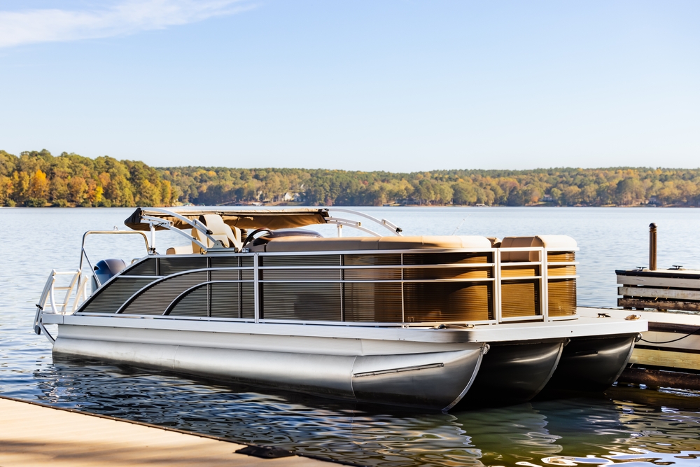 Pontoon,Boat,At,Private,Marina,Dock,On,Freshwater,Lake.